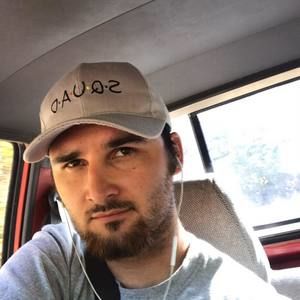 Meet your Posher, Casey